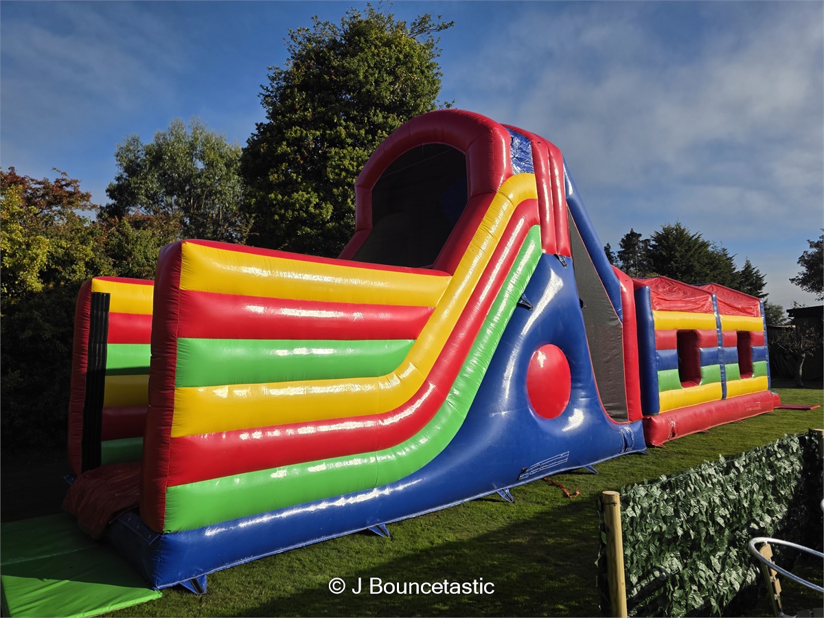 Obstacle Courses - Hire in Beverley | J Bouncetastic