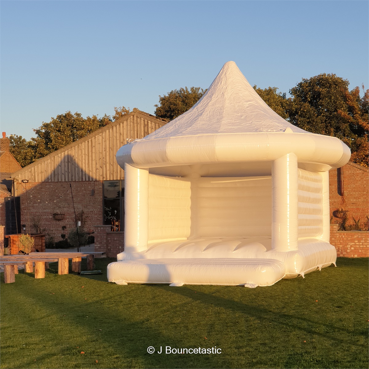 White bouncy castle hire, Beverley